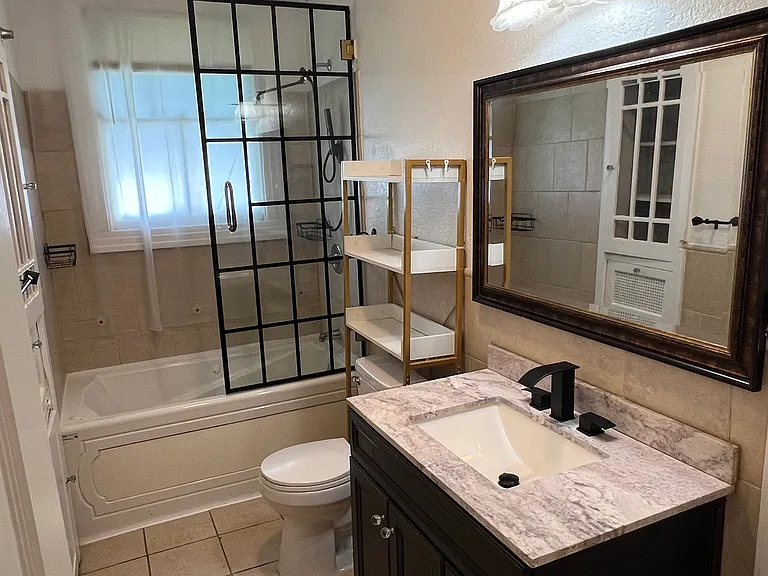 3538 Franklin Ave — Photo 25