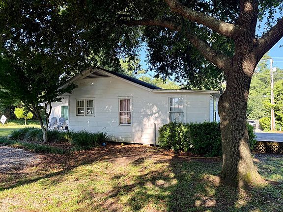 2nd image of 717 Morphy Ave