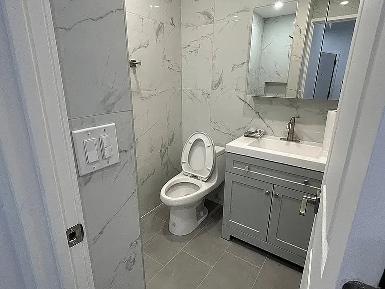 29 5th Ave #1A — Photo 2
