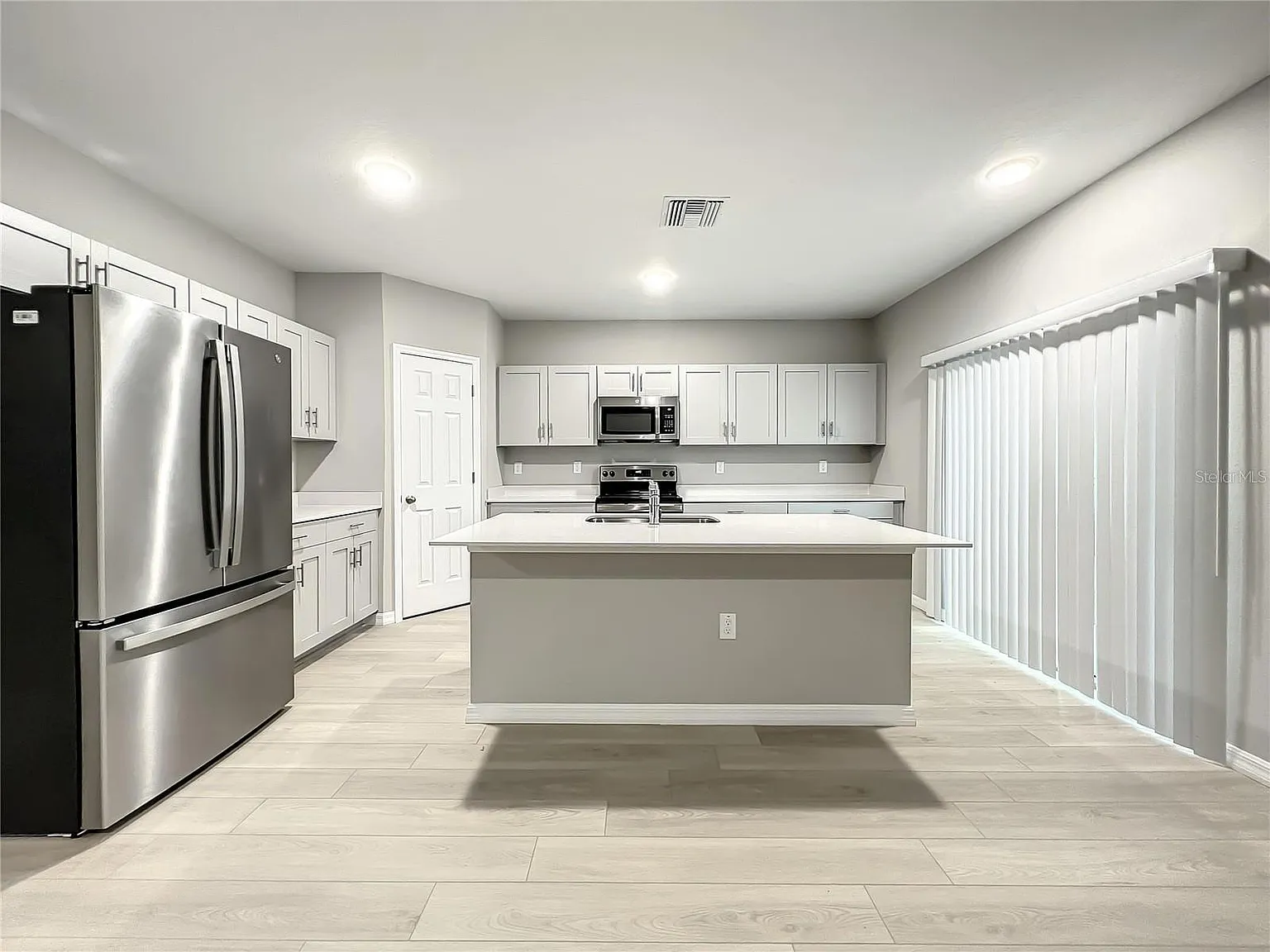 5 bed, 2470 sqft, $2,600 — Photo 4