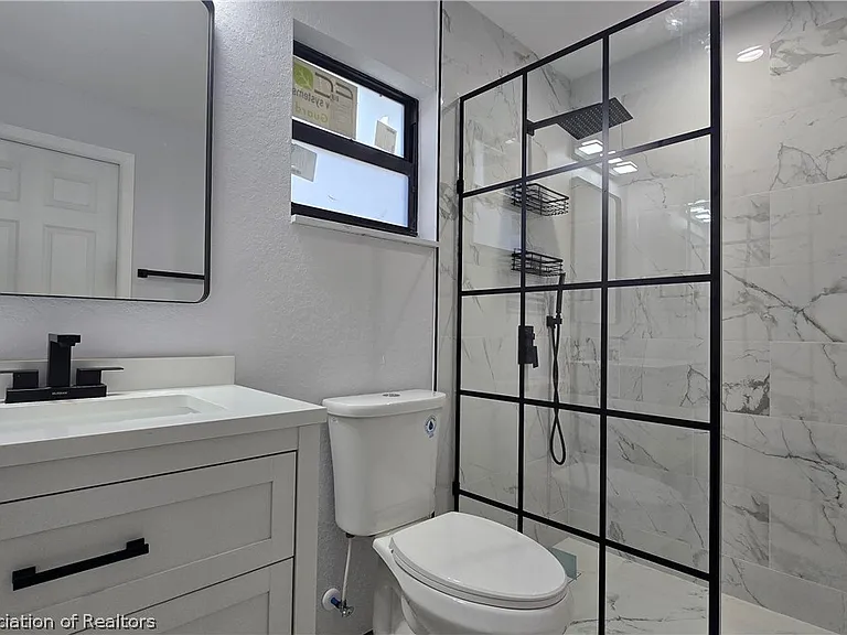 4720 Trout Ave — Photo 4