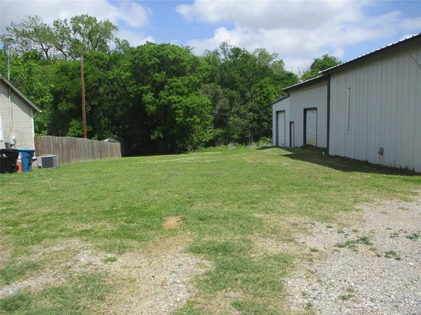 107 W Day St #2, Denison, TX 75021
