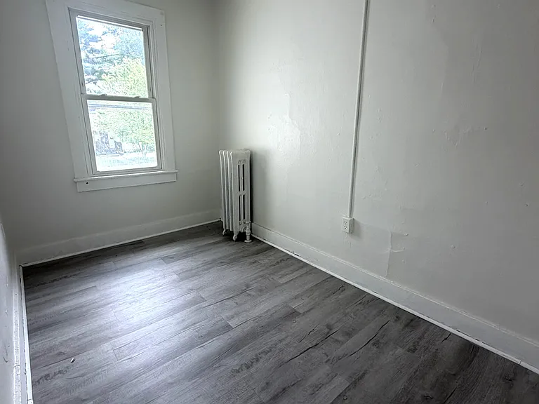 1431 Sanderson Ave — Photo 10