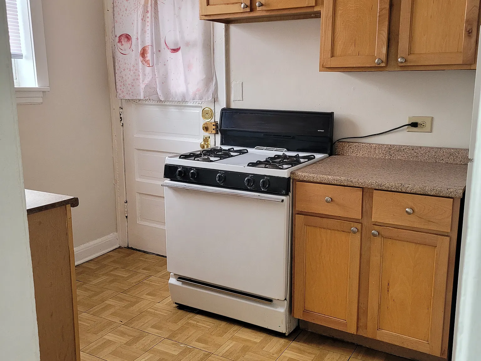 1 bed, 800 sqft, $1,450 — Photo 4