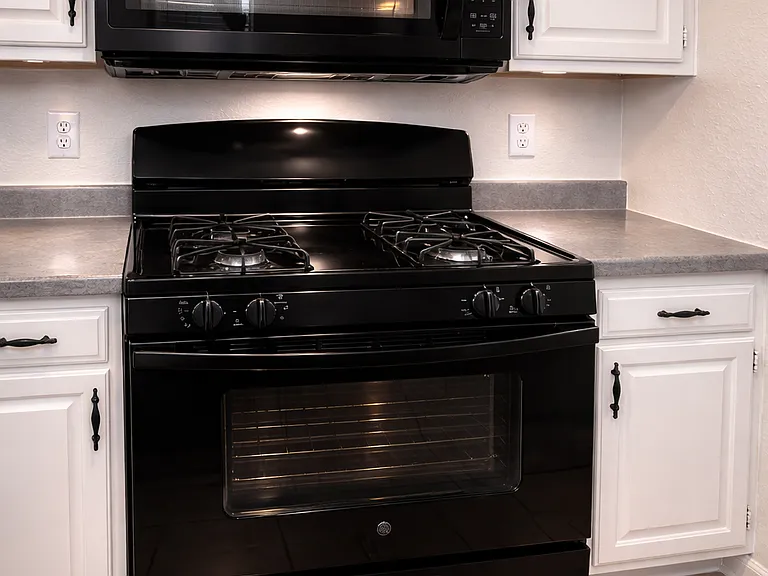 327 Sunrise Ave #4 — Photo 5