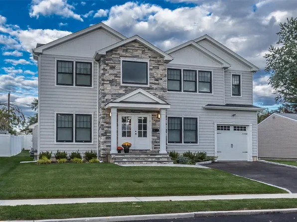 23 Belmont Circle, Syosset, NY 11791