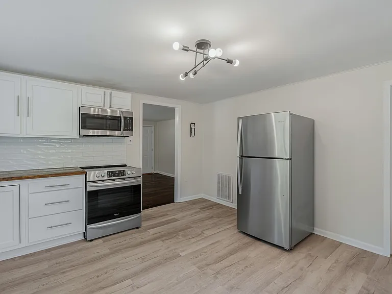 8624 Walnut Springs Ln — Photo 9