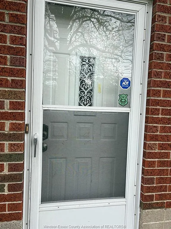 2 bed, $1,400 — Photo 2