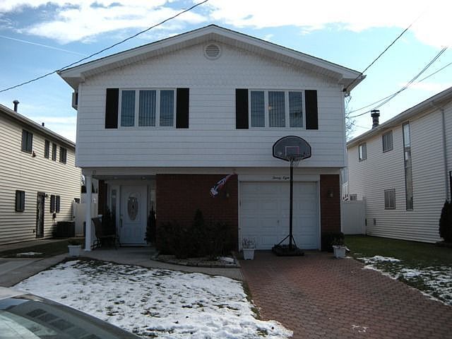 1st image of 28 E Stroud Ave