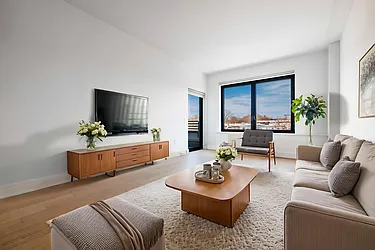 176 Woodward Avenue, #427