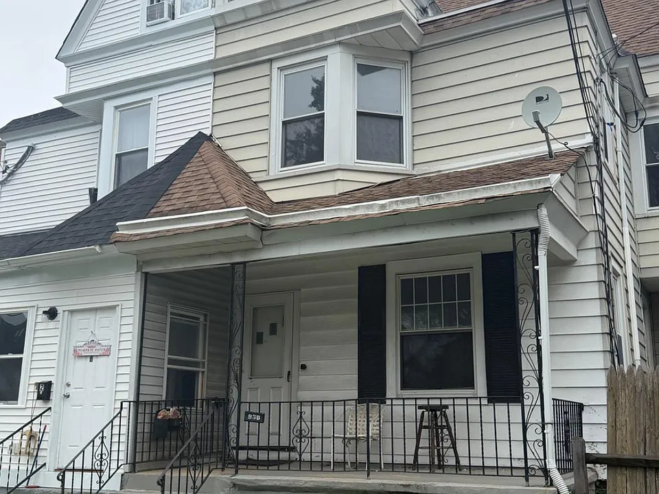 936 Carteret Ave