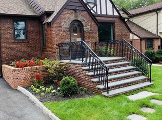 16 Engle St, Cresskill, NJ 07626