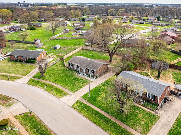 2nd image of 137 Scenic Dr