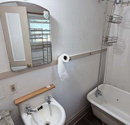5th image of 233 N Martin Luther King Jr Blvd APT 6
