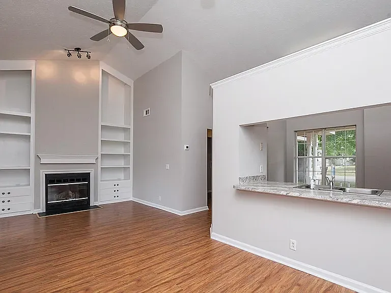 613 Brentmeadow Cir — Photo 3