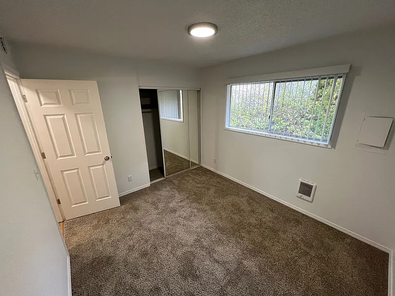 11575 SW Greenburg Rd #8 — Photo 7
