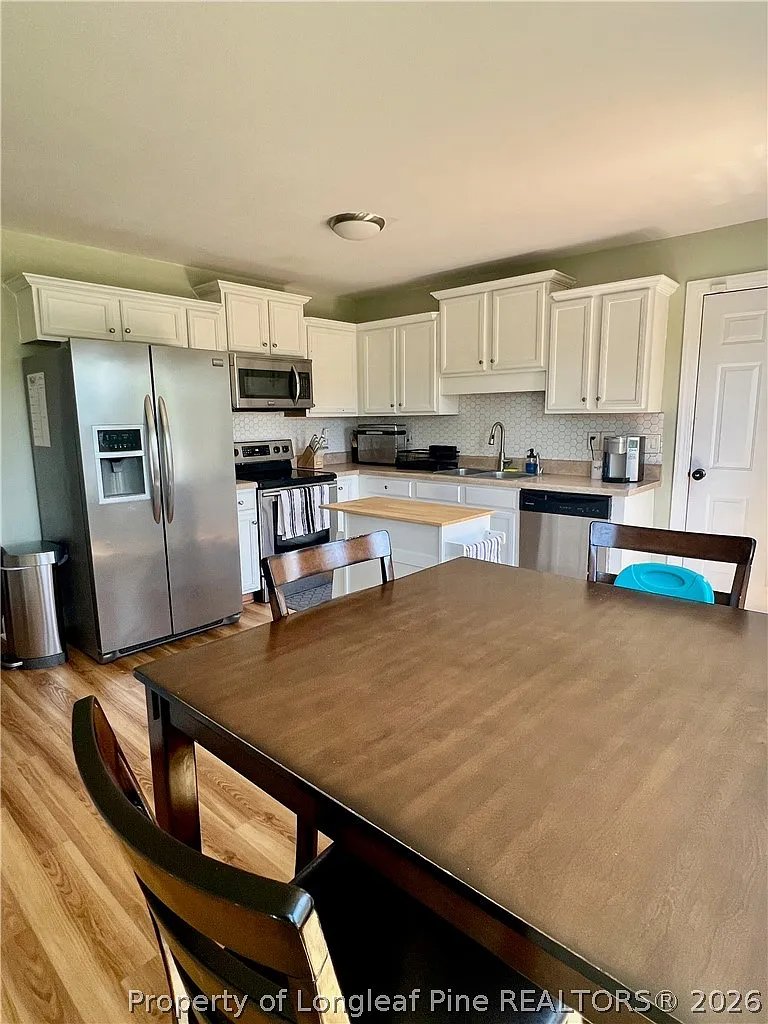 3 bed, 2.0 bath, 1226 sqft, $1,700 — Photo 4