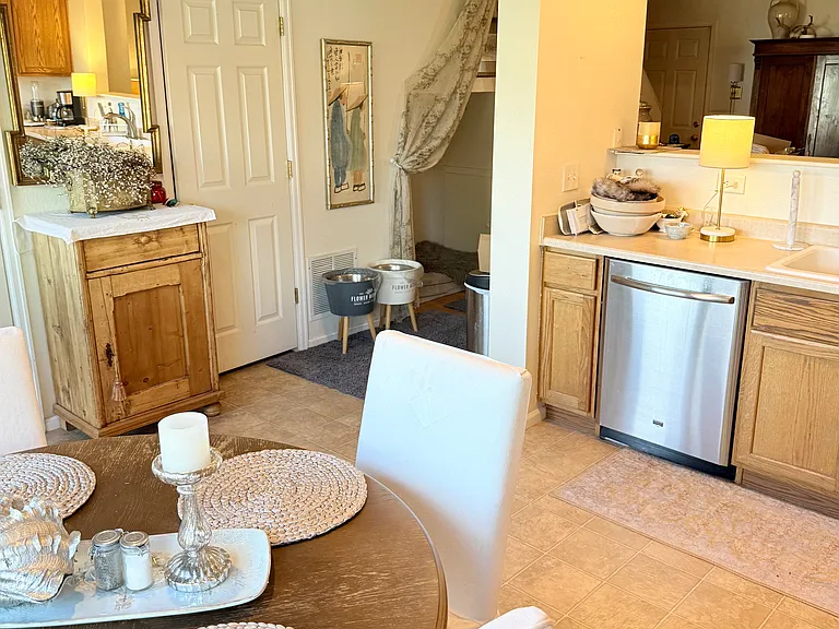 372 Smith Cir — Photo 15