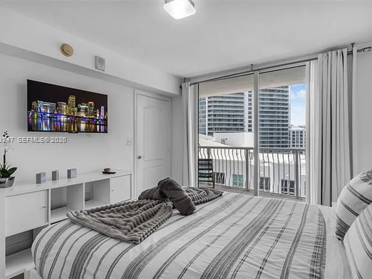 1200 Brickell Bay Dr #2915 — Photo 25