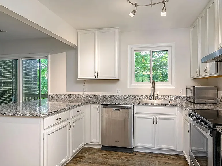 114 Harvest Dr — Photo 18