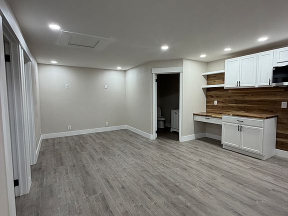 2nd image of 3602 Mendenhall Dr #B