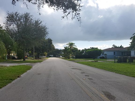 5th image of 305 NW 124th St