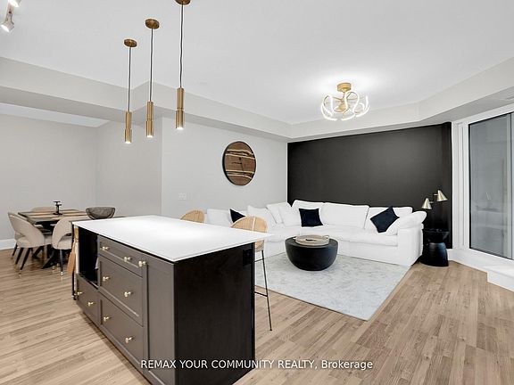 3rd image of 9085 Jane St #523