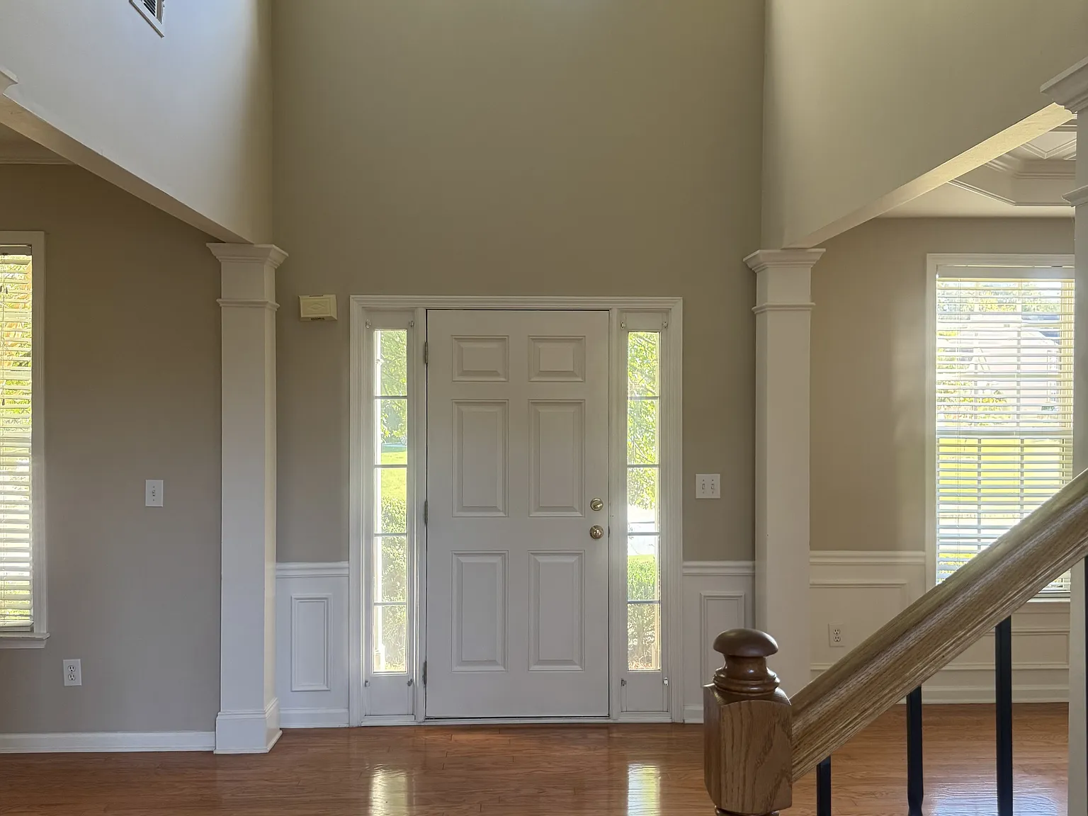 4 bed, 2.5 bath, 2772 sqft, $3,000 — Photo 3