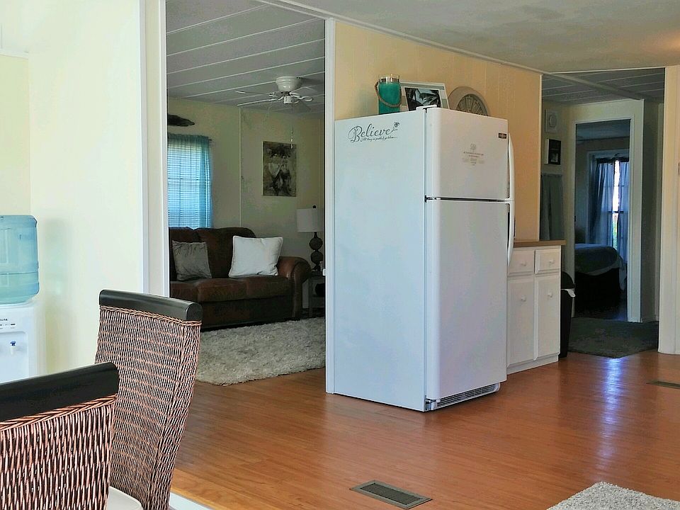 1st image of 906 Pecan Cir