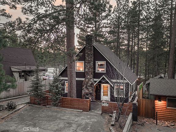 3rd image of 332 Vista Ln