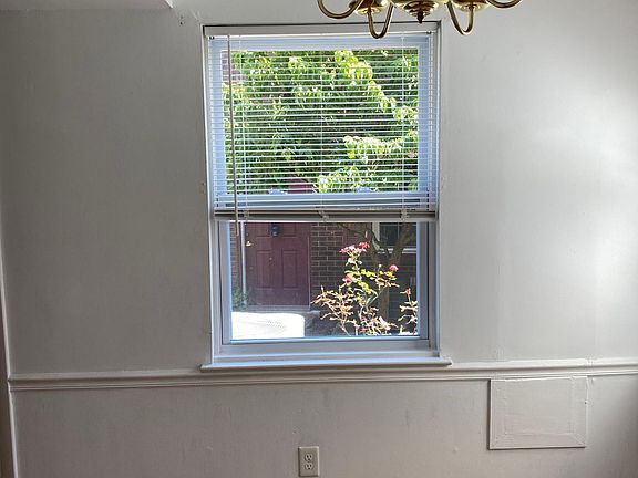 4th image of 9540 Hagel Cir