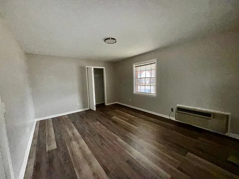 206 Cloverleaf Dr — Photo 6