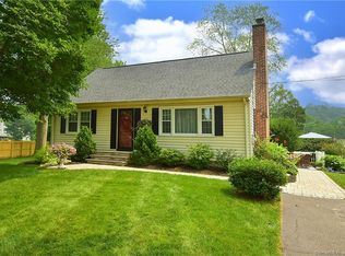 412 Connecticut Ave, Newington, CT 06111