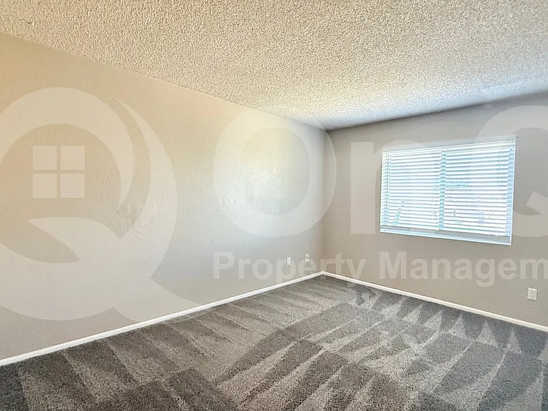 10828 N Biltmore Dr #212 — Photo 4