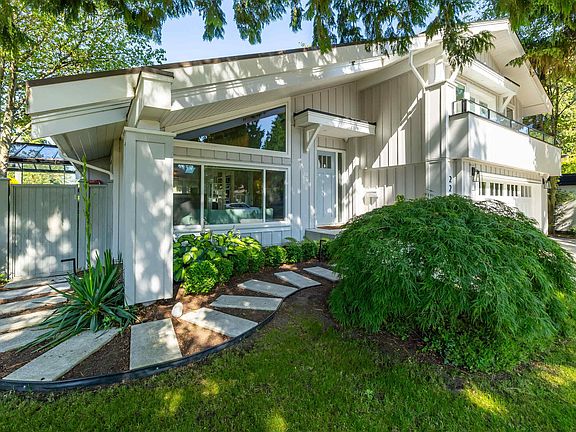 3rd image of 2235 Harbourgreene Dr