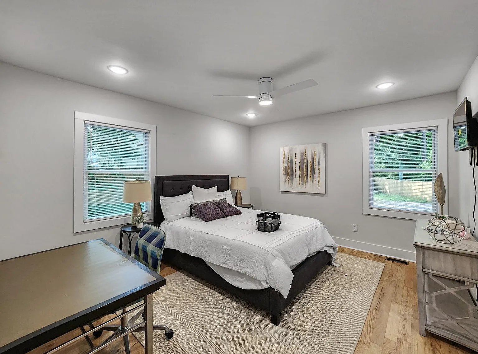 4 bed, 4.0 bath, 2411 sqft, $1,321 — Photo 1