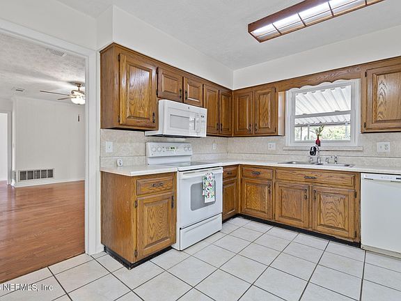 4th image of 1005 HIBERNIA FOREST Drive