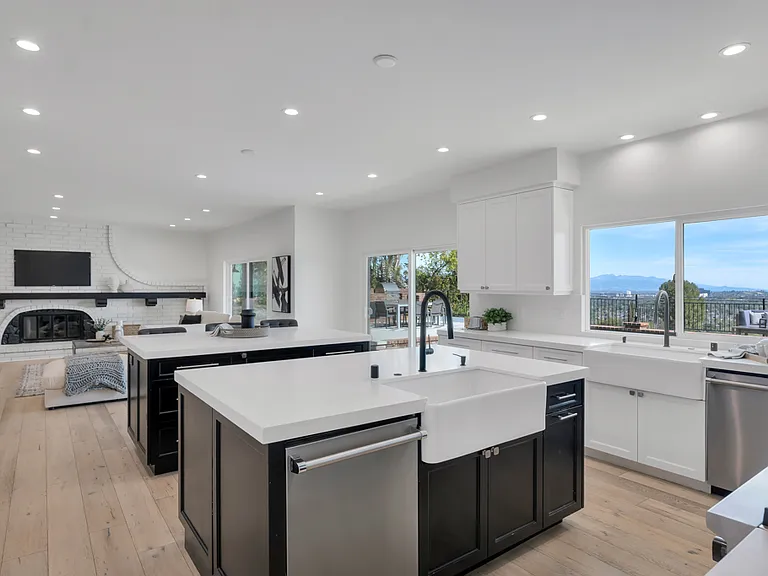 5952 Woodland View Dr — Photo 8