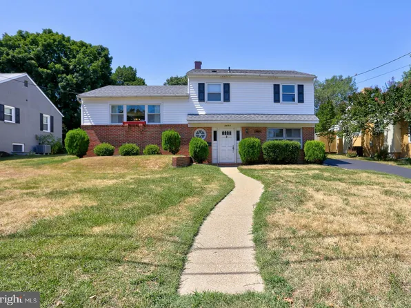 8434 Bay Dr, Pasadena, MD 21122