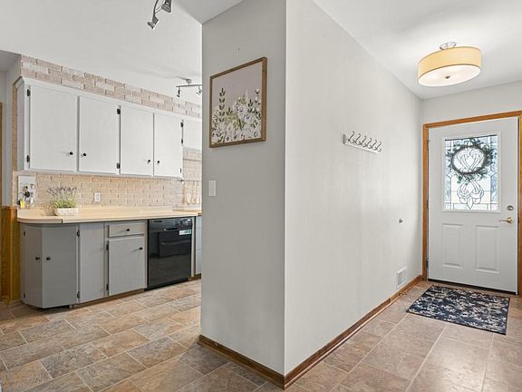 4th image of 2405 11th Ave NW