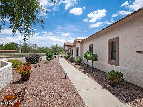 3rd image of 3900 E Calle Agassiz