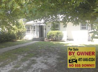 1011 S Rinker Ave, Aurora, MO 65605