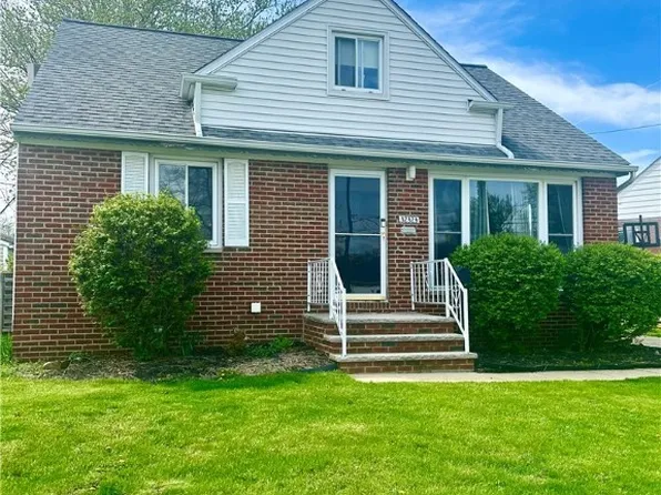 32323 Glen Arden Dr, Willowick, OH 44095