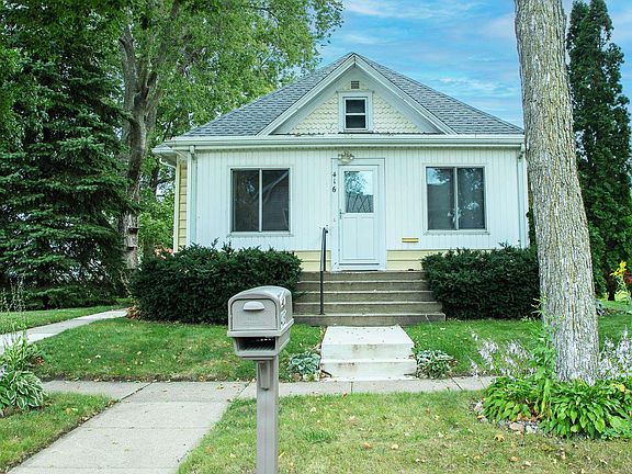 2nd image of 416 1st Ave NW