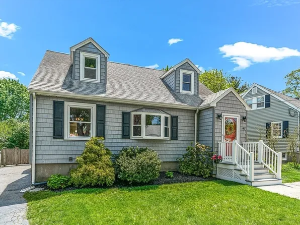 60 Newcastle Rd, Peabody, MA 01960