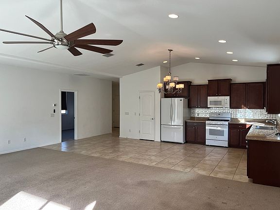 4th image of 6228 Goldfinch Dr