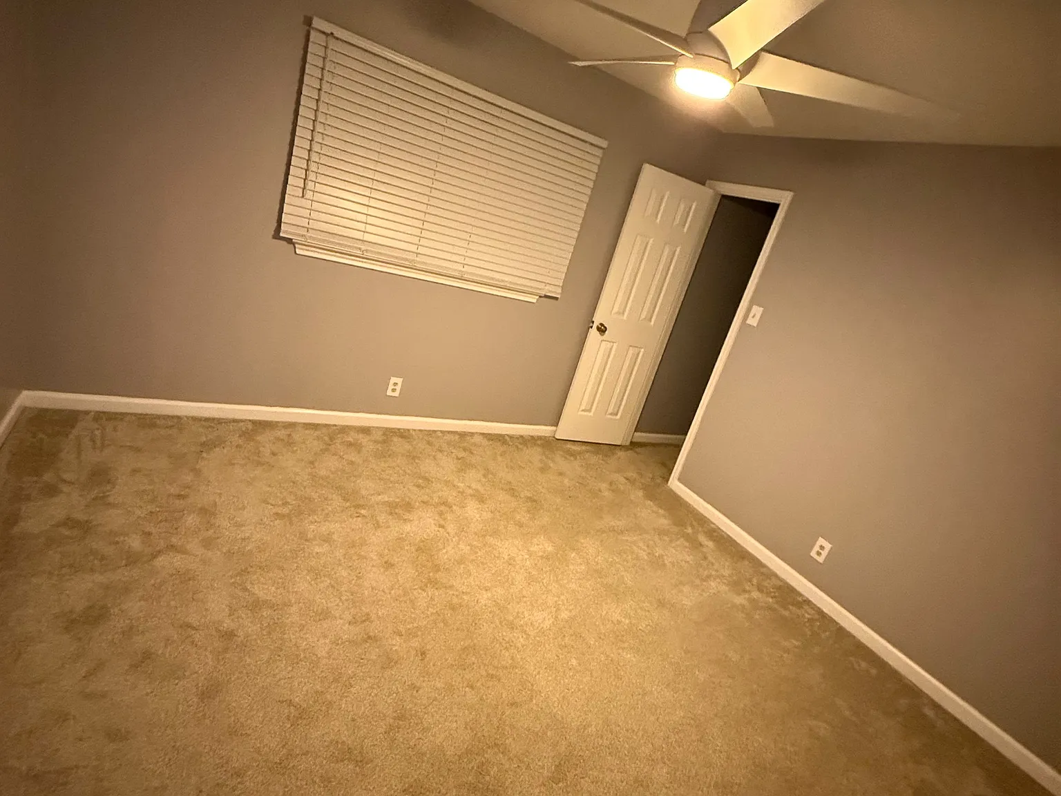 3 bed, 2105 sqft, $2,100 — Photo 1