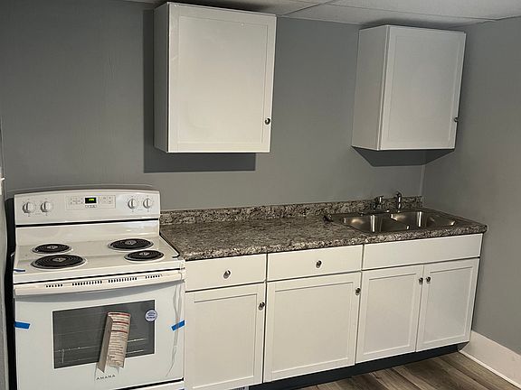 4th image of 613 Holmes Ave #2