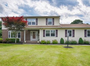 4 Cindy Ln, Long Valley, NJ 07853