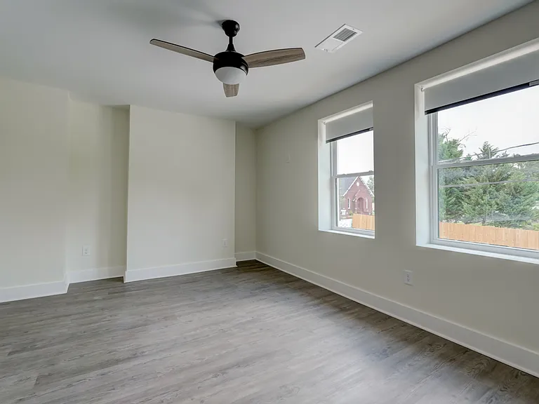 209 S Woodrow St — Photo 5